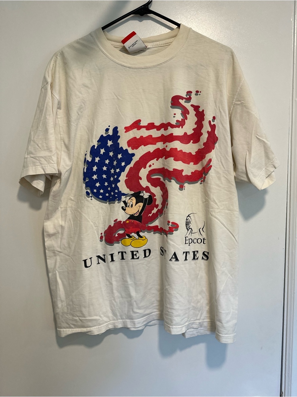 VTG 90s Disney Epcot Sz:L Mickey Mouse American Flag USA Cotton Crew Neck Tee.